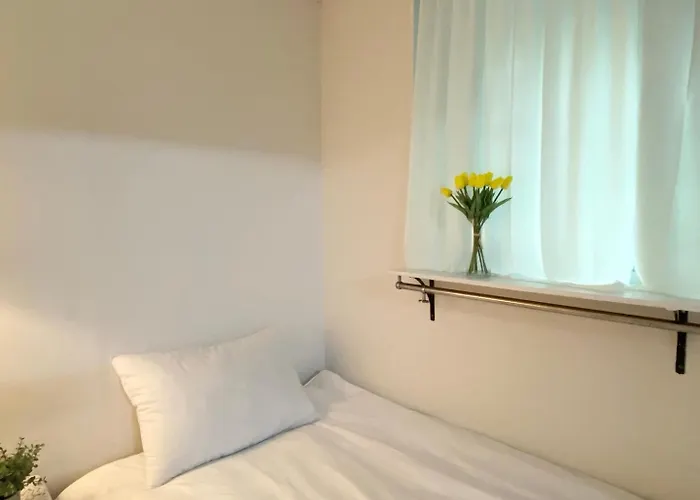 Hongdae Cozy42 Отель типа "постель и завтрак" 4*