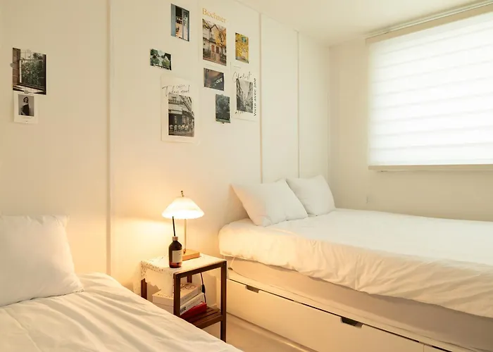 Отель типа "постель и завтрак" Hongdae Cozy42